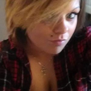 Meet your Posher, Crystal